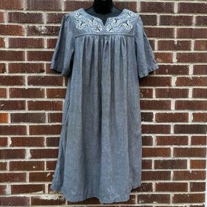 Go Softly Patio Sz M Gray Pullover Butterfly Embroidered Grannycore Patio Dress